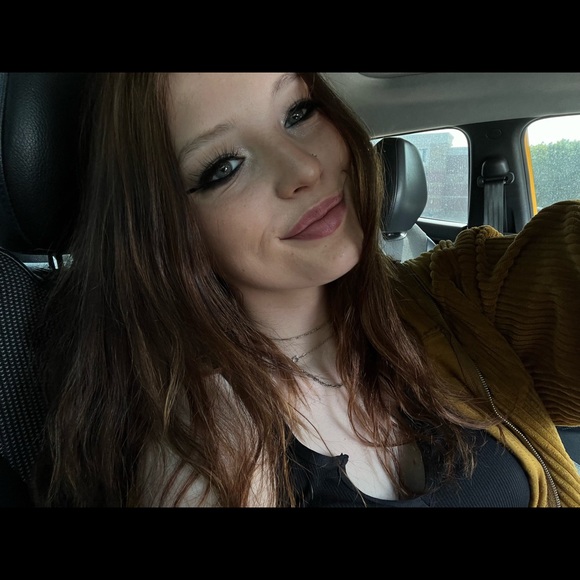 Meet your Posher, Dana - Picture 2 of 2